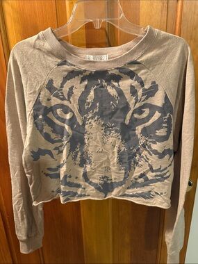Forever 21 Taupe and Charcoal Cropped Tiger Graphic Sweatshirt